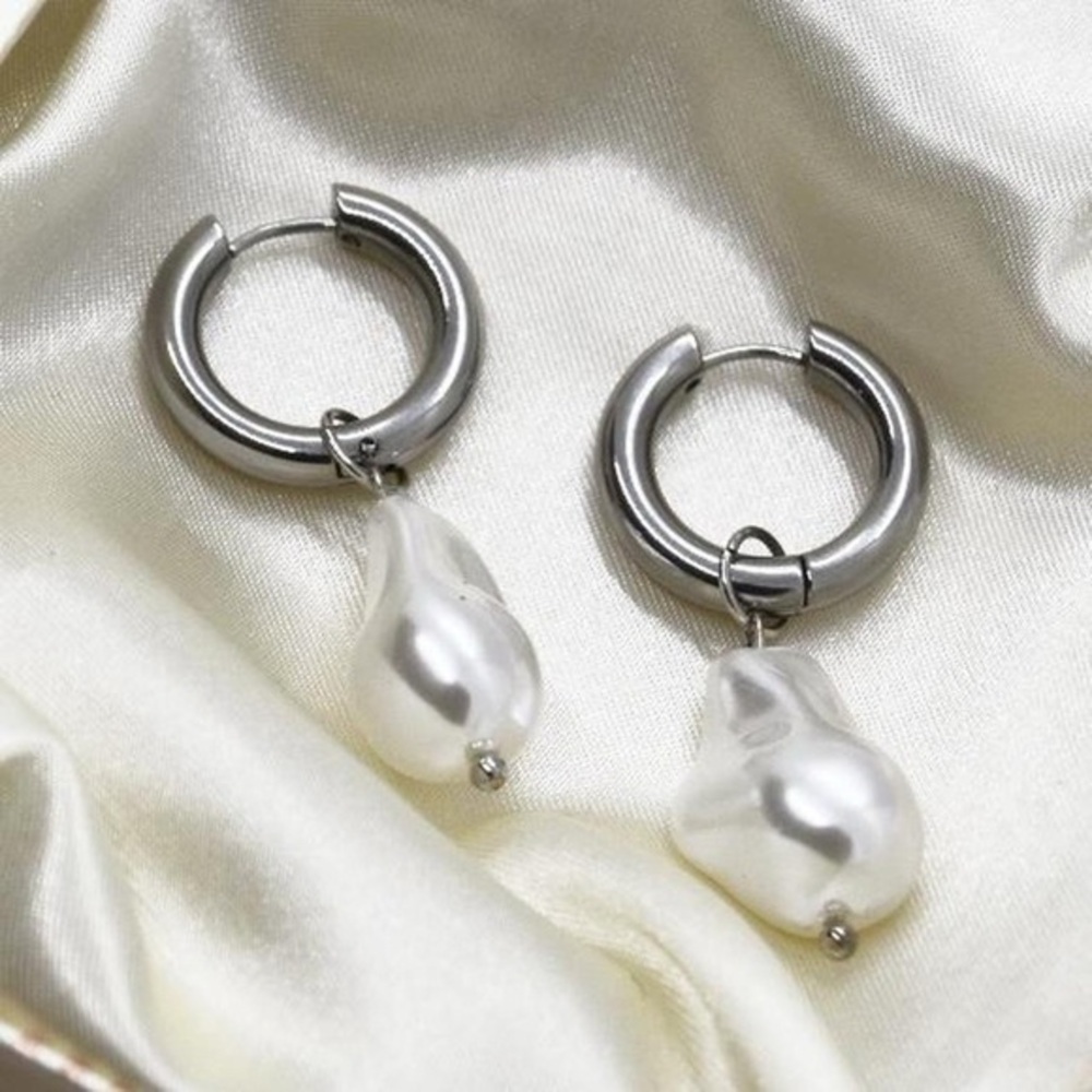 Baroque Pearl Earrings